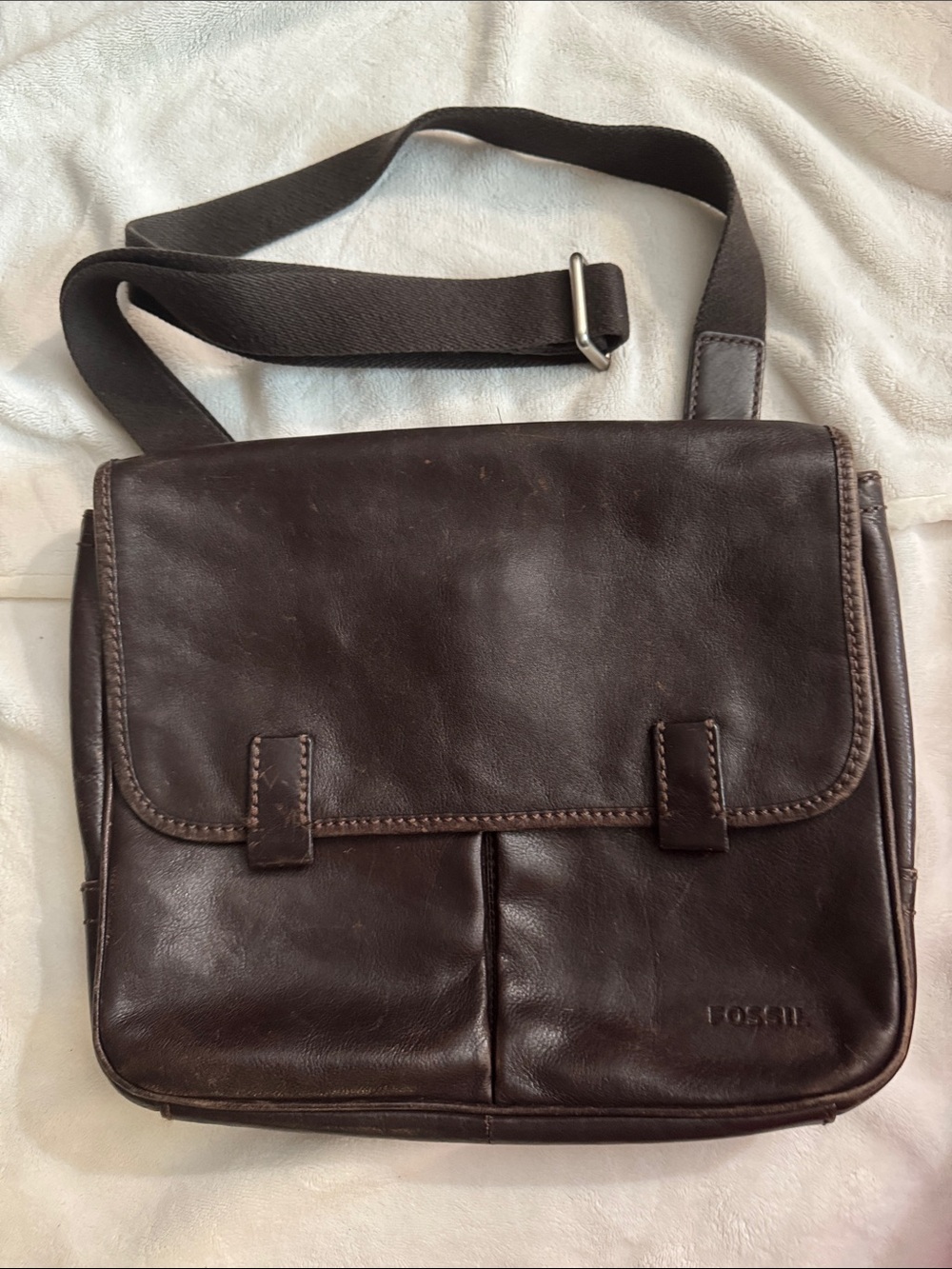 Fossil Dark Brown Leather Messenger Bag with Adjustable Strap
